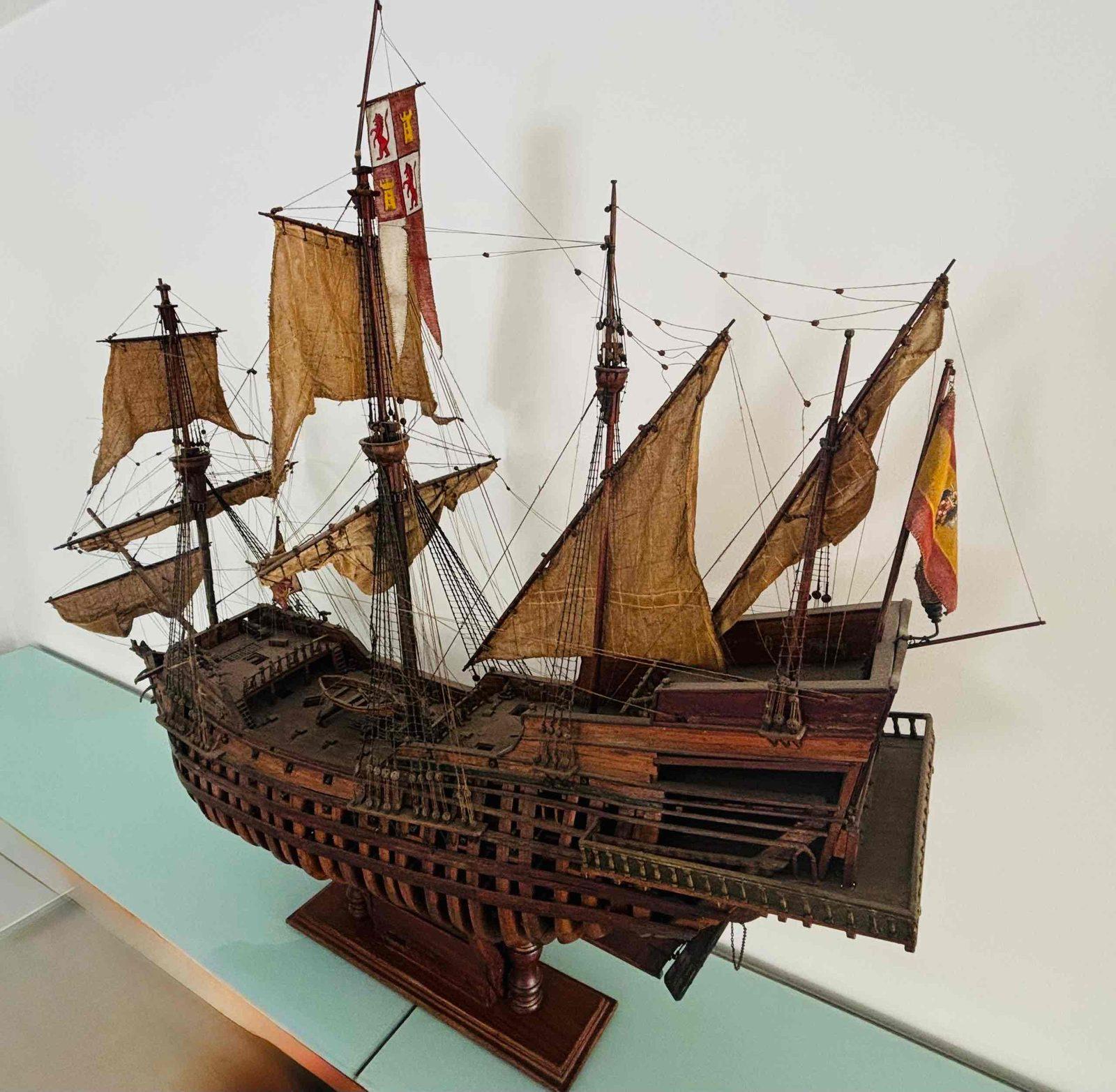 Maqueta de barco galeón antiguo en madera, foto 2 de 7