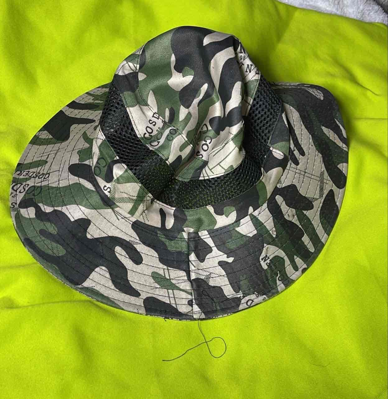 Sombrero camuflajeado tipo boonie con malla, foto 1 de 1