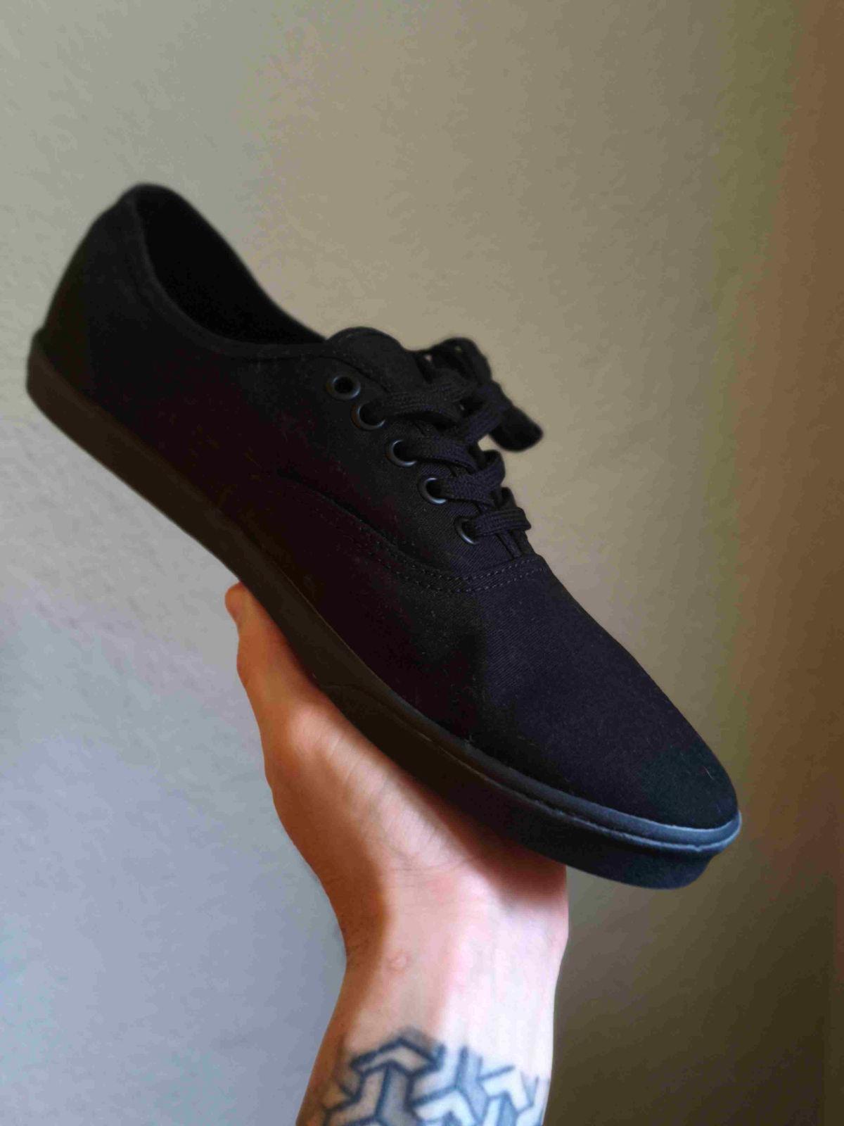 Zapatos Vans negros de lona, foto 3 de 3