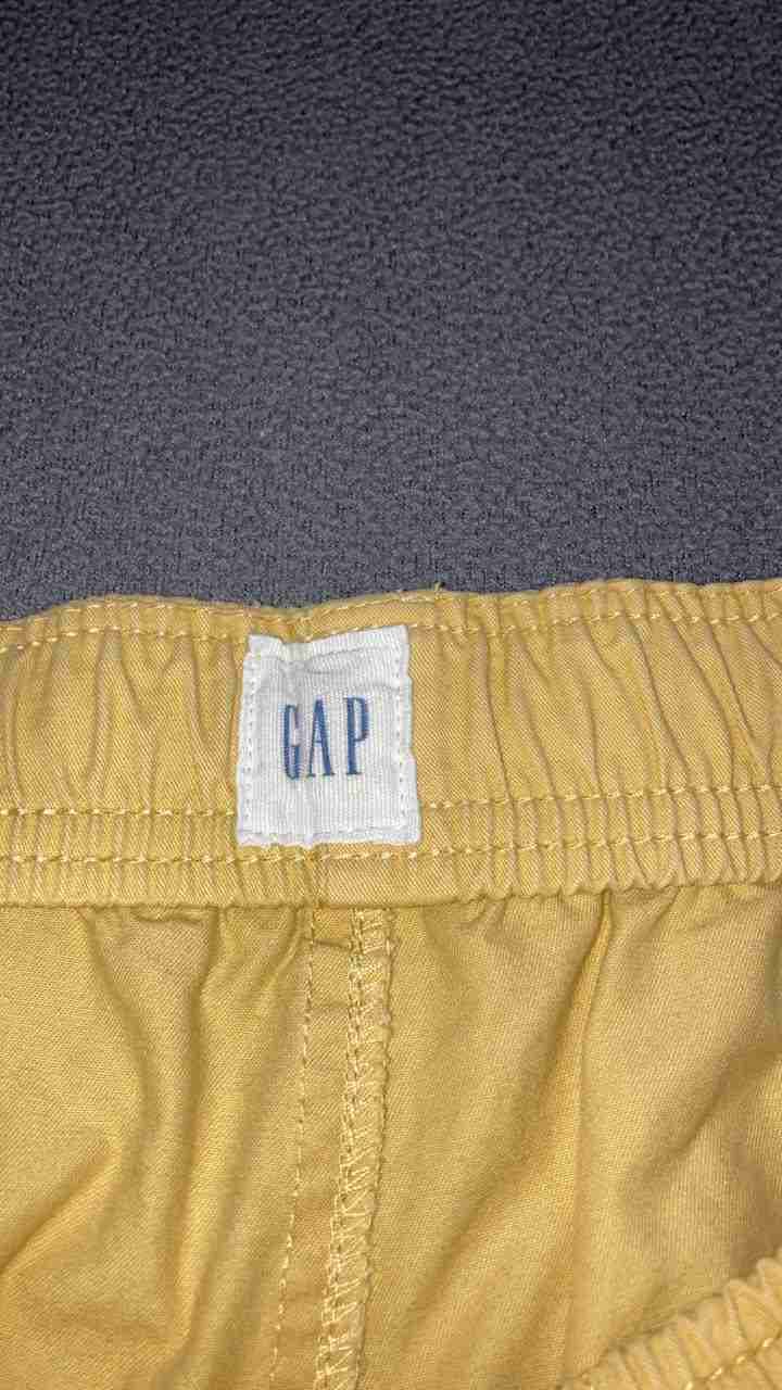 Short Gap Amarillo de Hombre, foto 2 de 2
