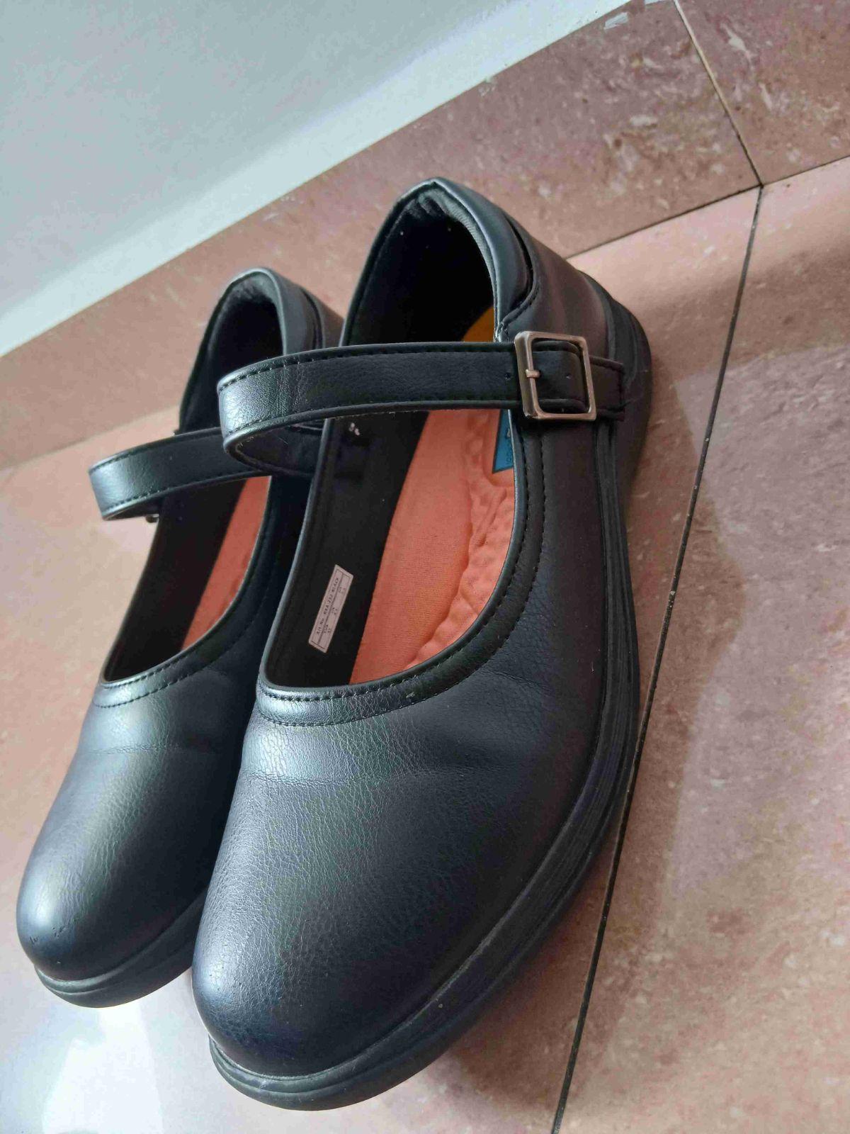 Zapatos colegiales, foto 2 de 3