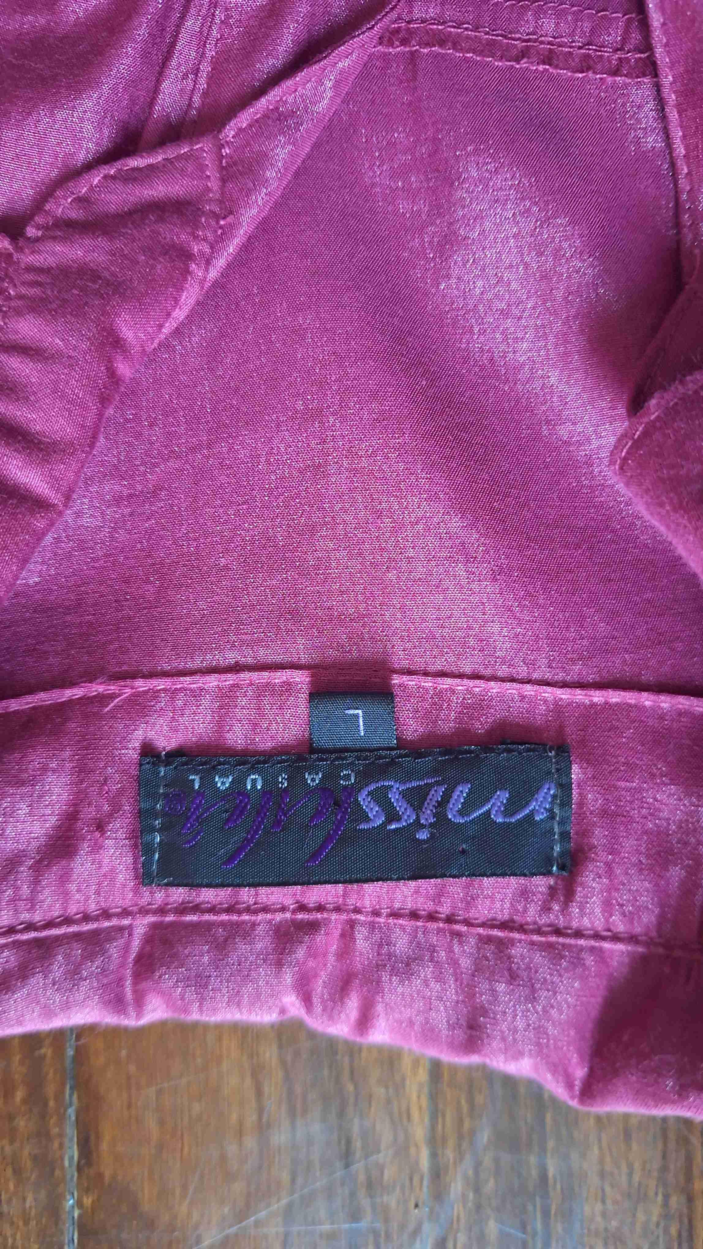 Blusa rosada brillante, foto 2 de 4