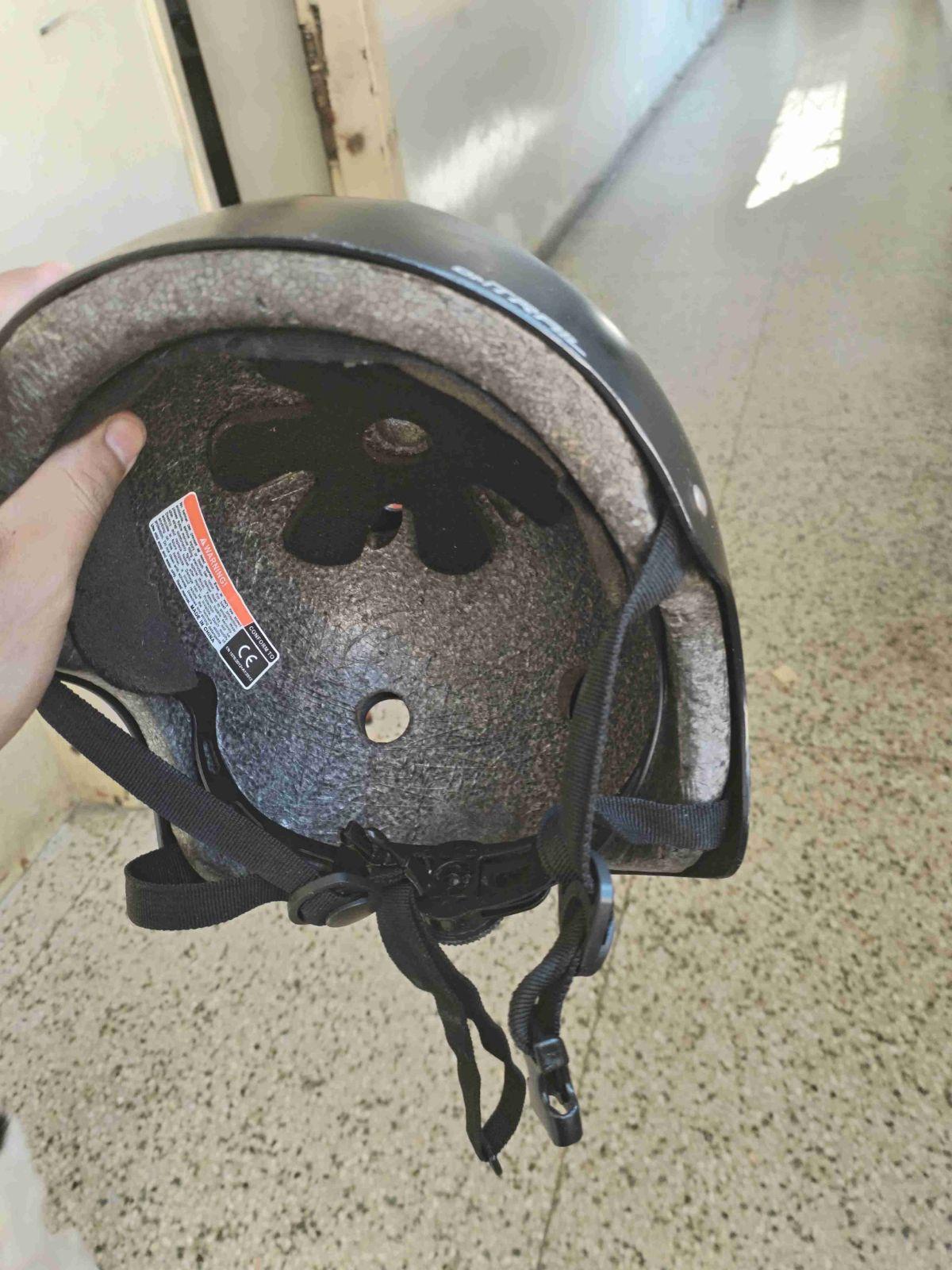 Casco de ciclismo negro Ontrail, foto 2 de 2
