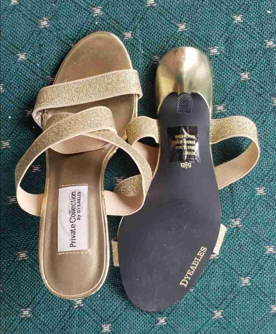 Sandalias Doradas con Tacón Private Collection, foto 6 de 6