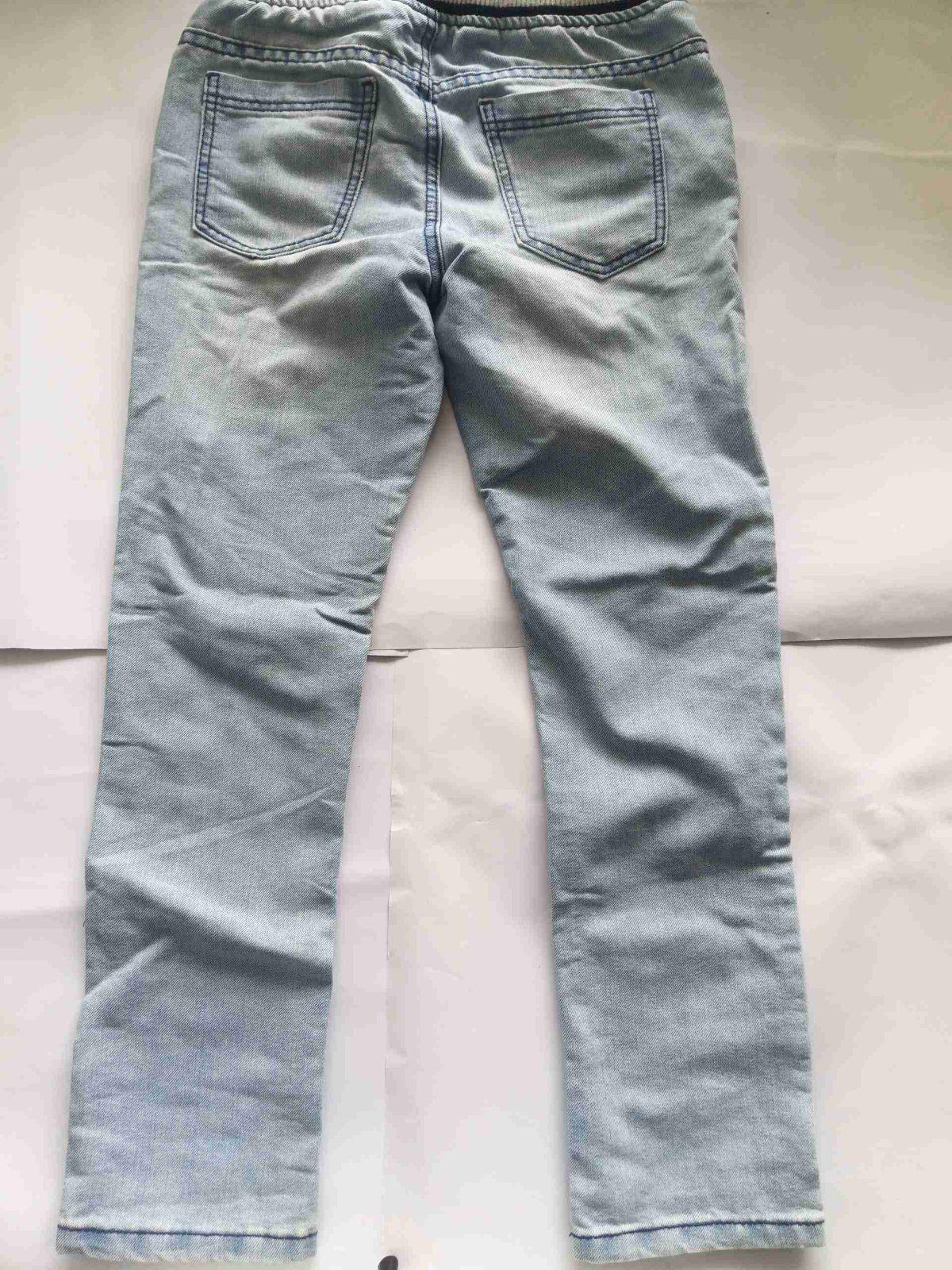 Pantalon de jean infantil de color azul claro, foto 2 de 2