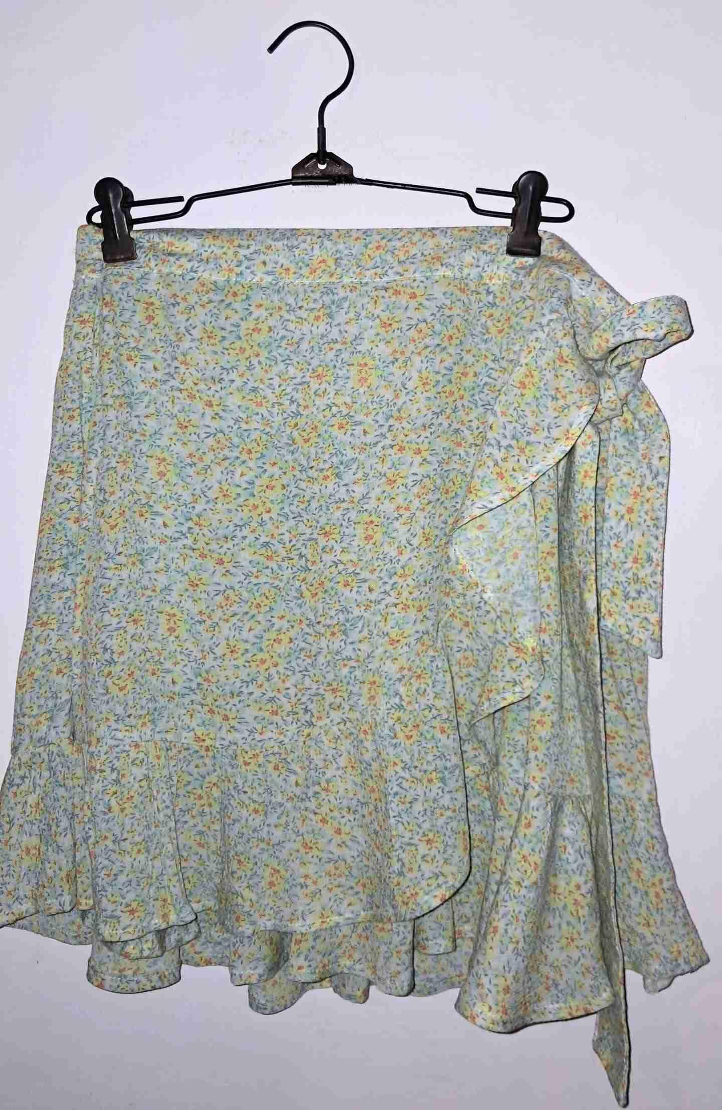 Falda Flores Stradivarius, foto 3 de 3