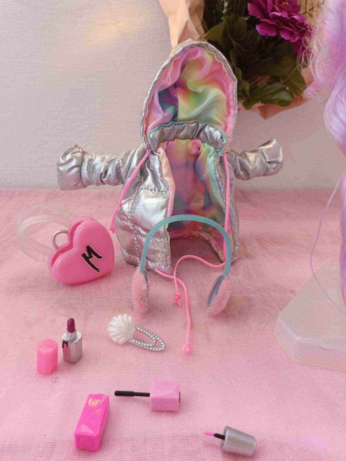 Muñeca Sirenita de moda con cabello largo y accesorios, foto 4 de 5