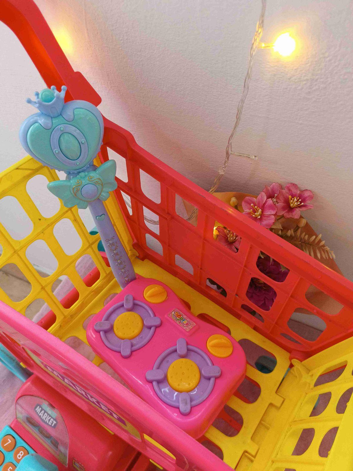 Carrito de compras de juguete con caja registradora y accesorios, foto 8 de 8