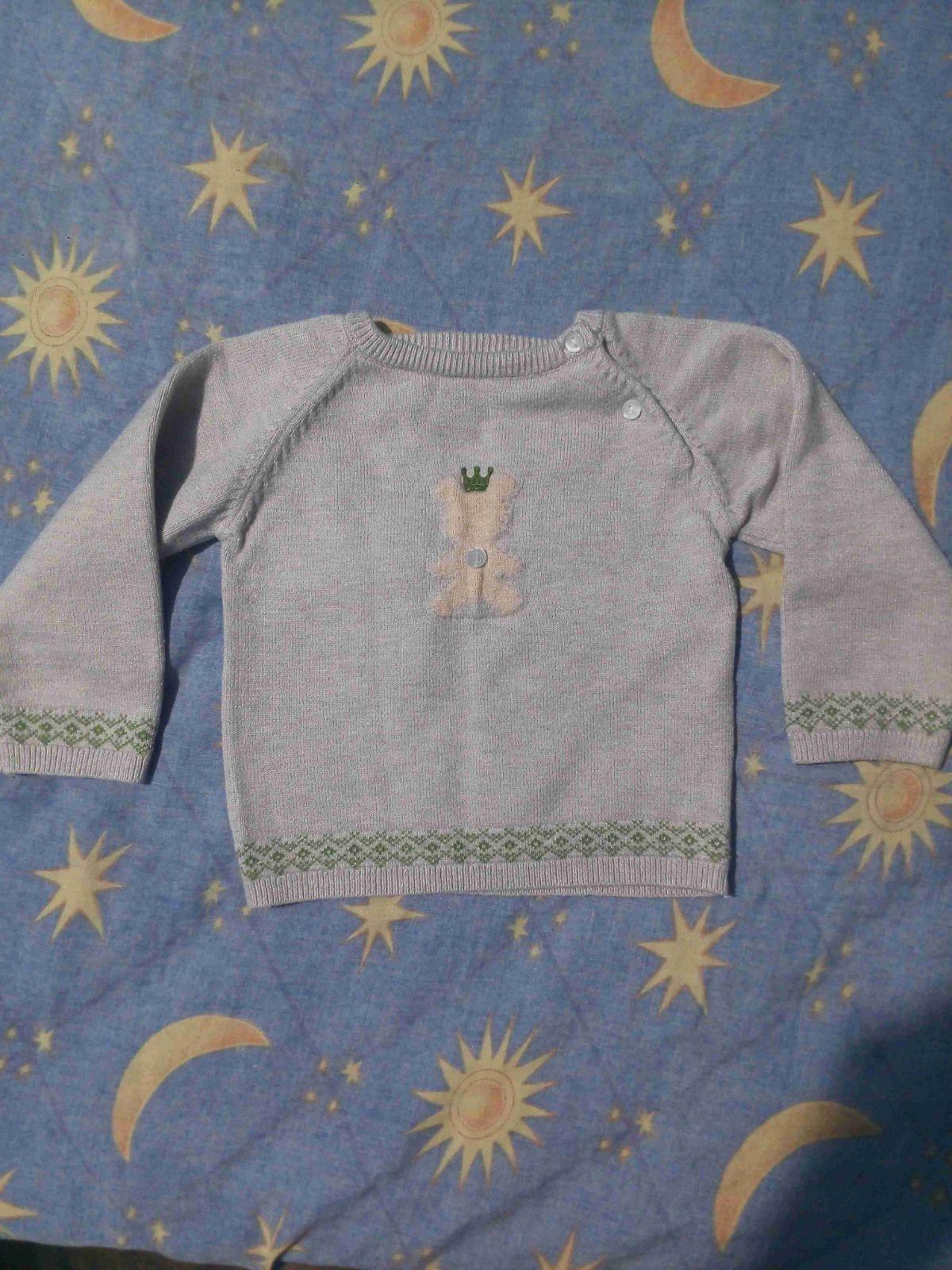 Suéter gris de bebé con aplique de osito, foto 3 de 4
