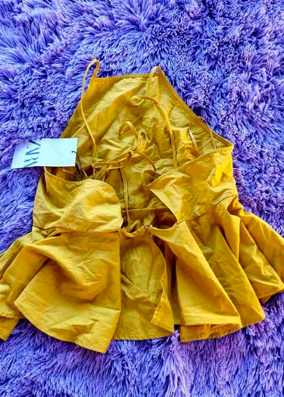 Top con faralaos amarillo zara, foto 2 de 2