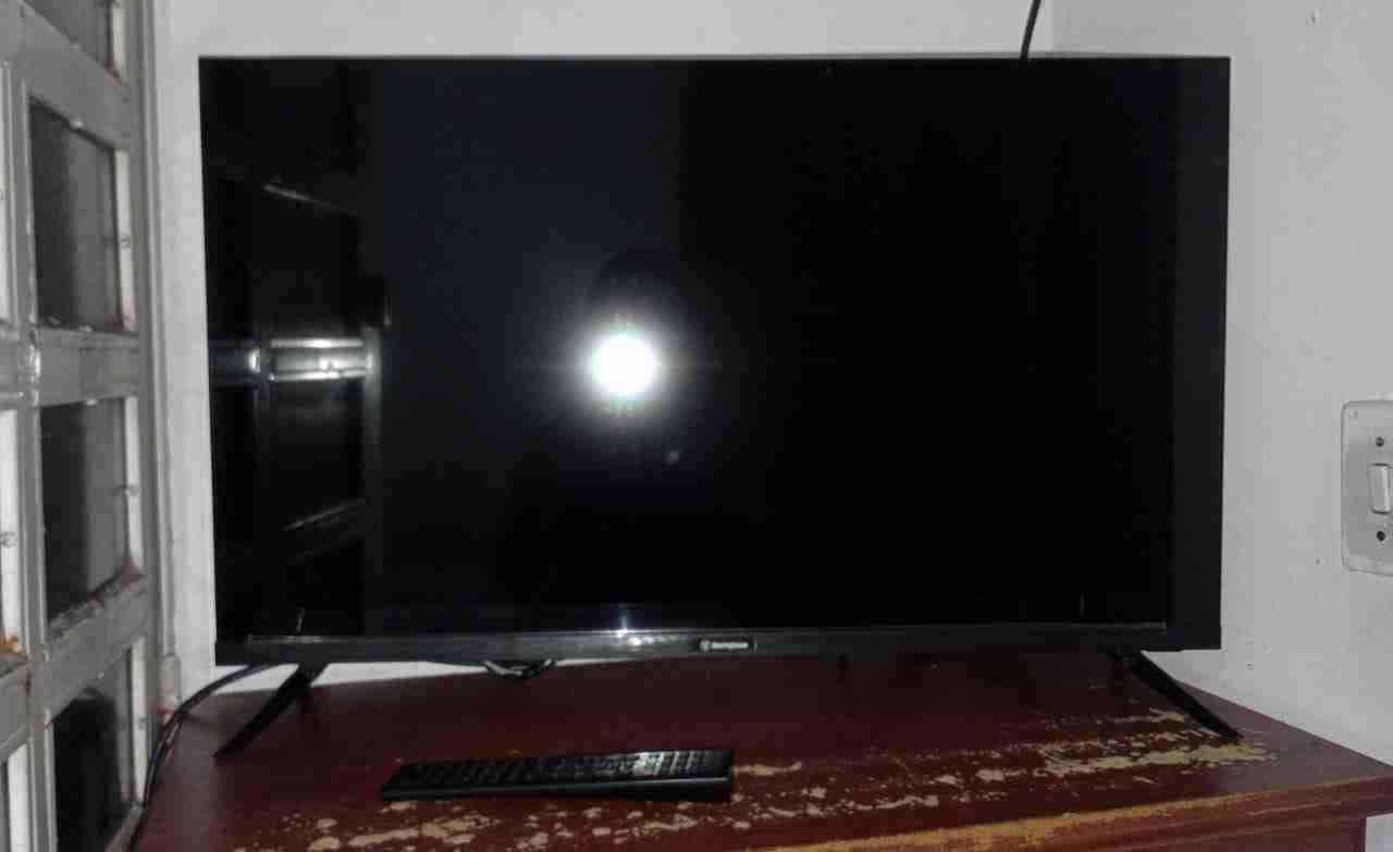 Televisor LED Westinghouse 32 Pulgadas HD, foto 3 de 3