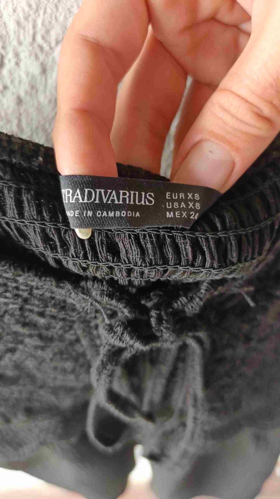 Top Stradivarius Negro con Detalle de Crochet, foto 6 de 6