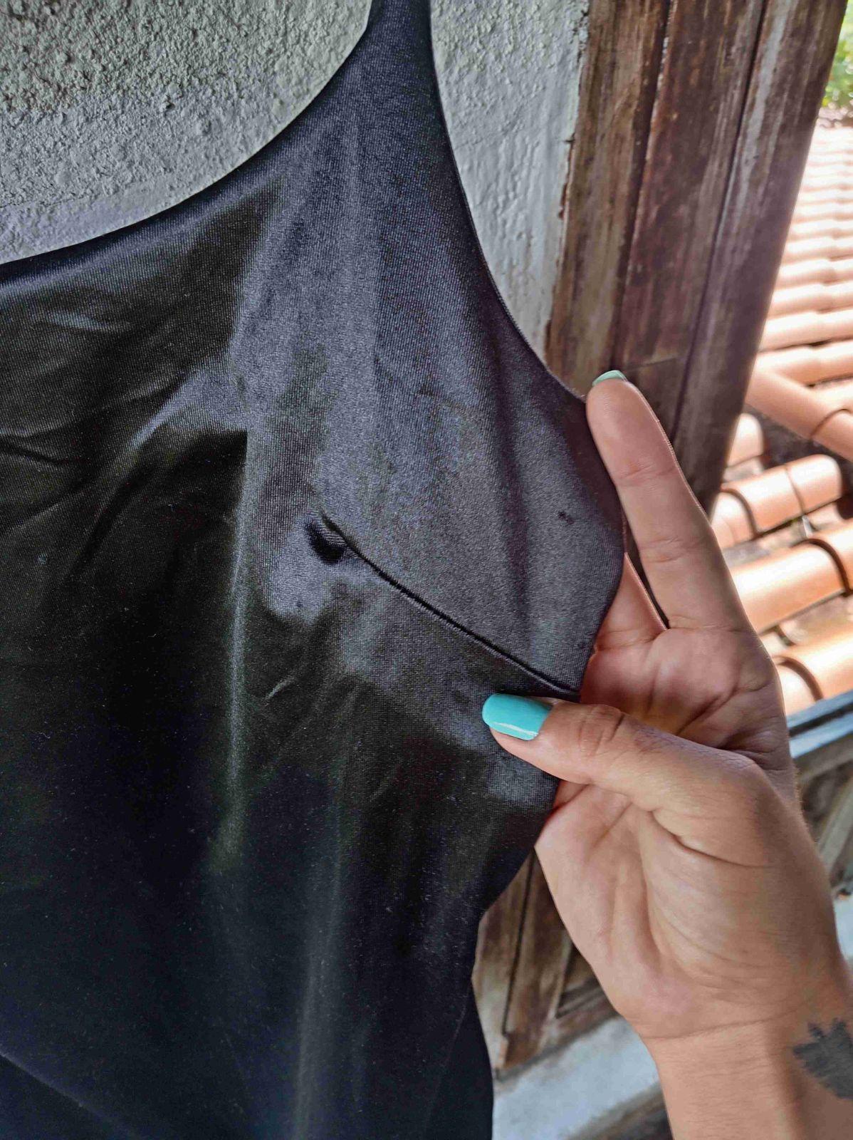 Vestido satinado negro corto, foto 3 de 4