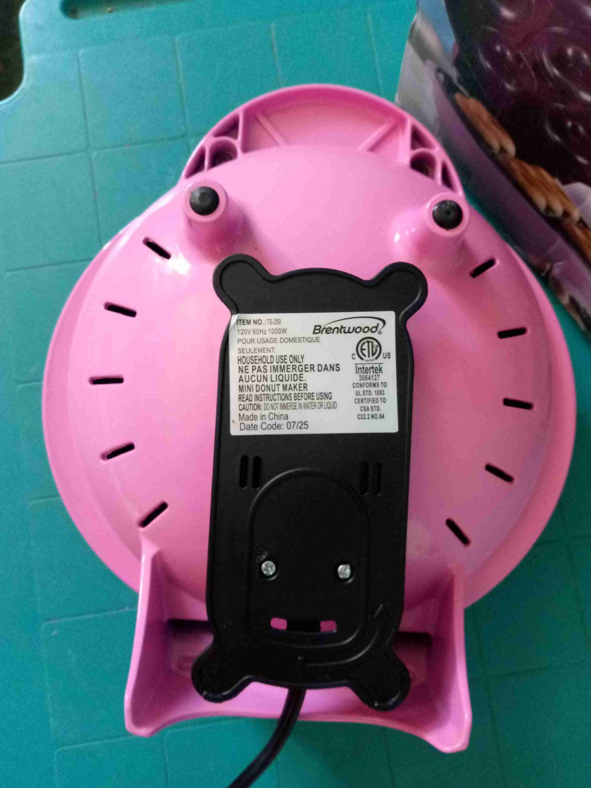 Máquina de mini Donas marca Maker Brentwood Rosa, foto 3 de 3