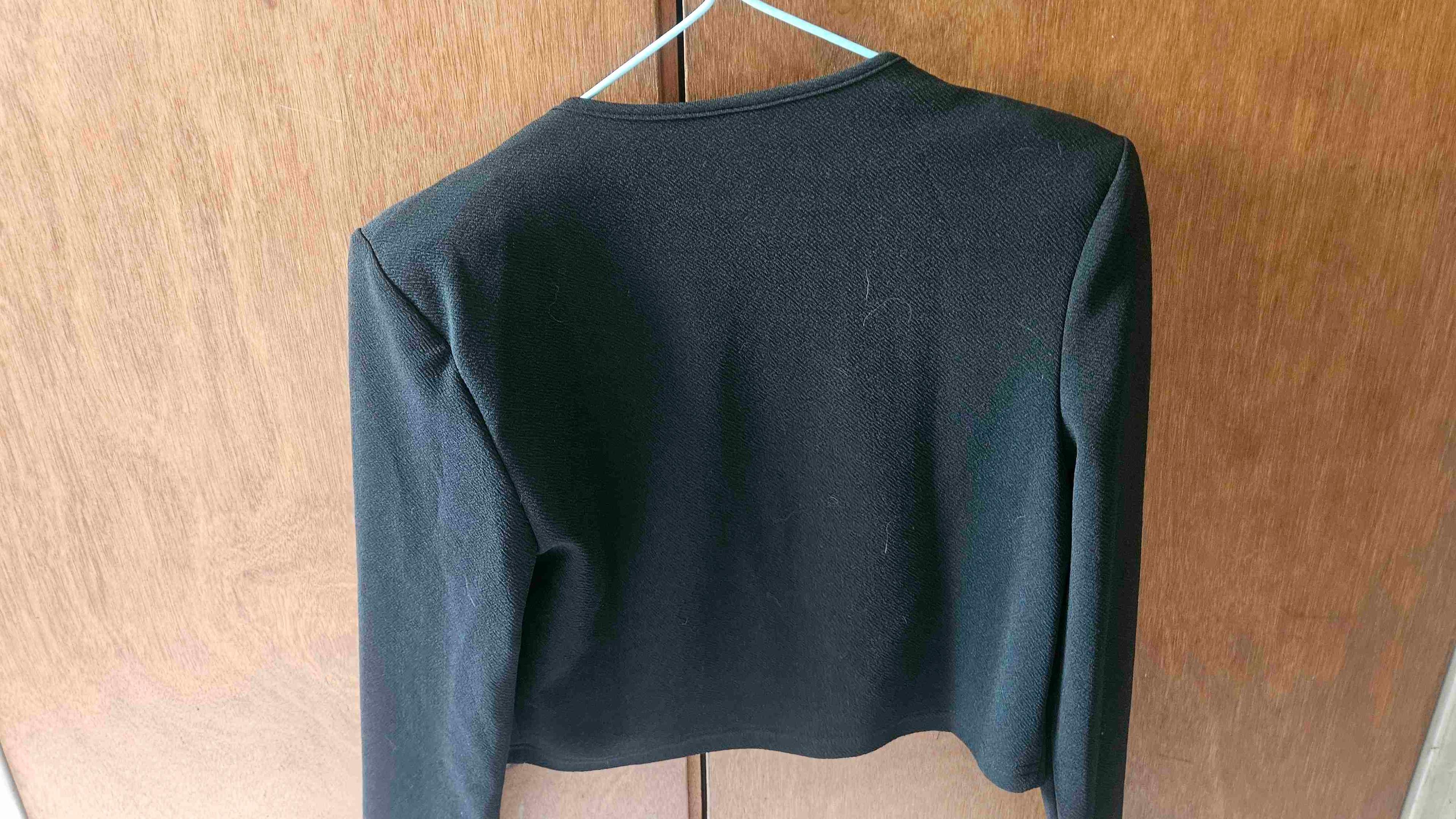 Chaqueta corta negra, foto 2 de 2