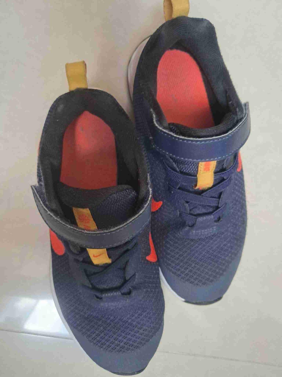 Zapatos Nike Azules con Naranja Talla 13.5C, foto 2 de 4
