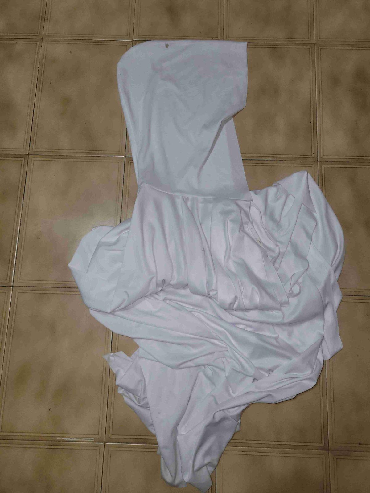 Capa blanca para disfraz, foto 2 de 2