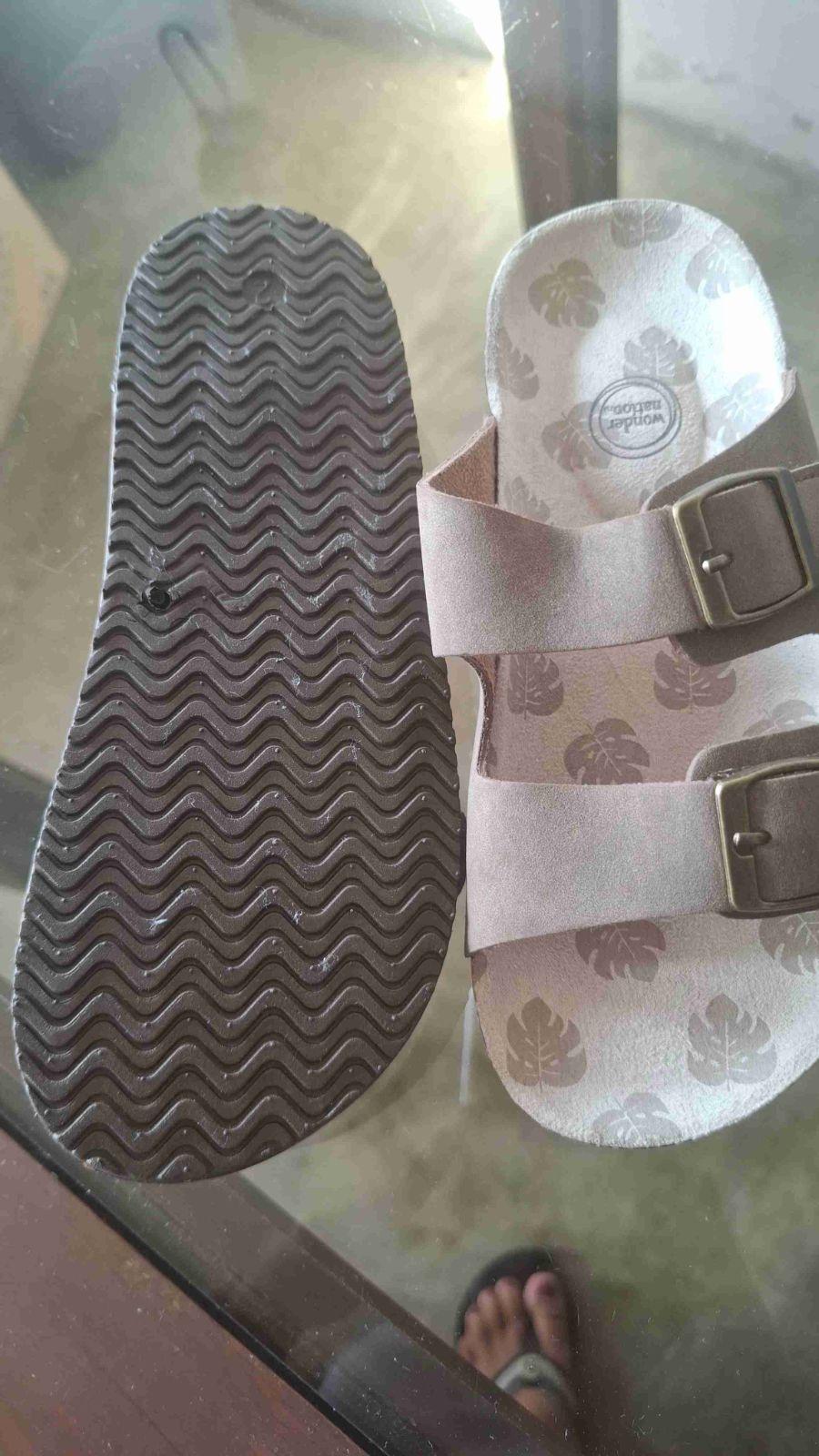 Sandalias casuales de color beige para mujer, foto 2 de 2