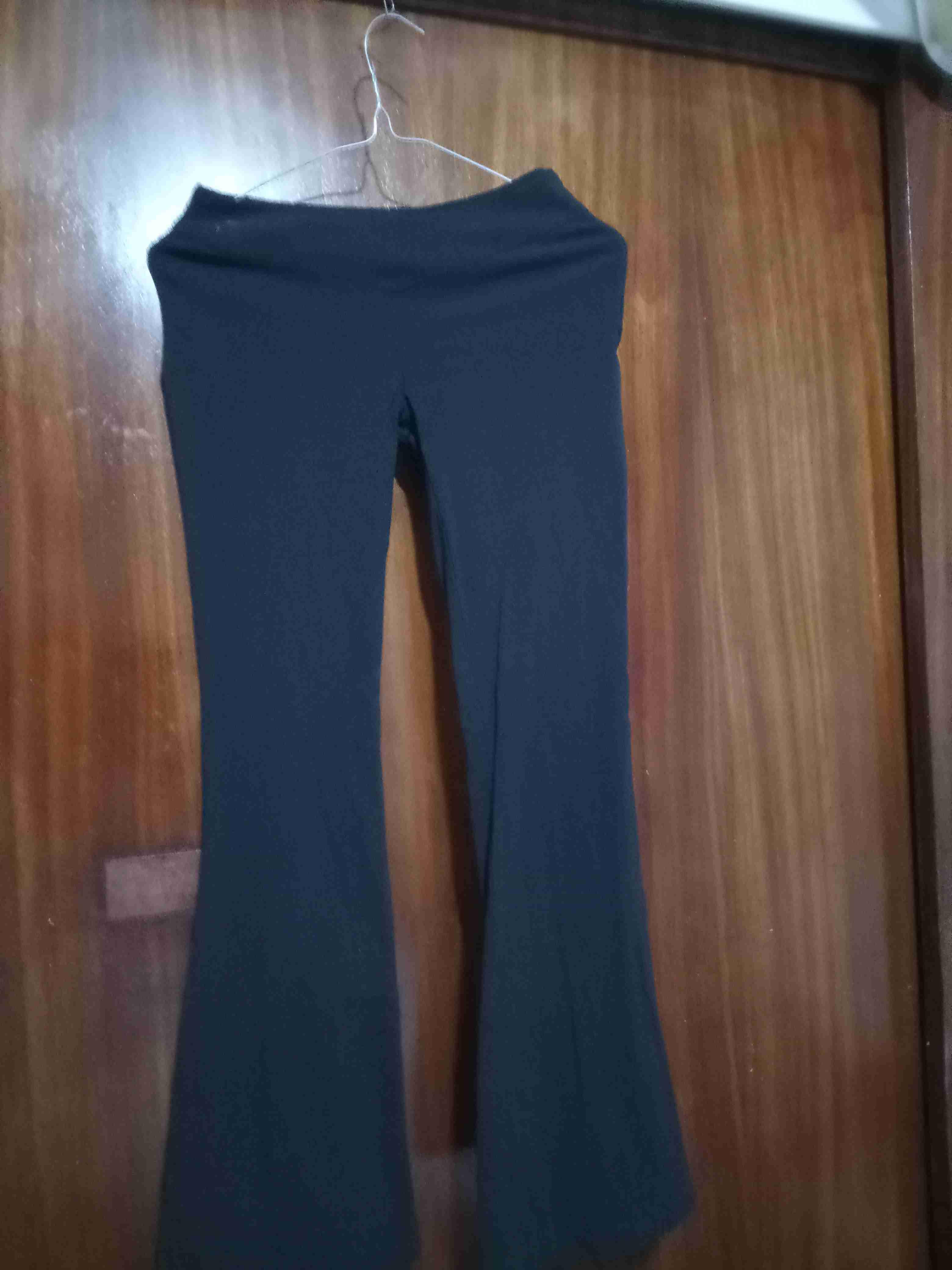 Pantalón negro, foto 4 de 6