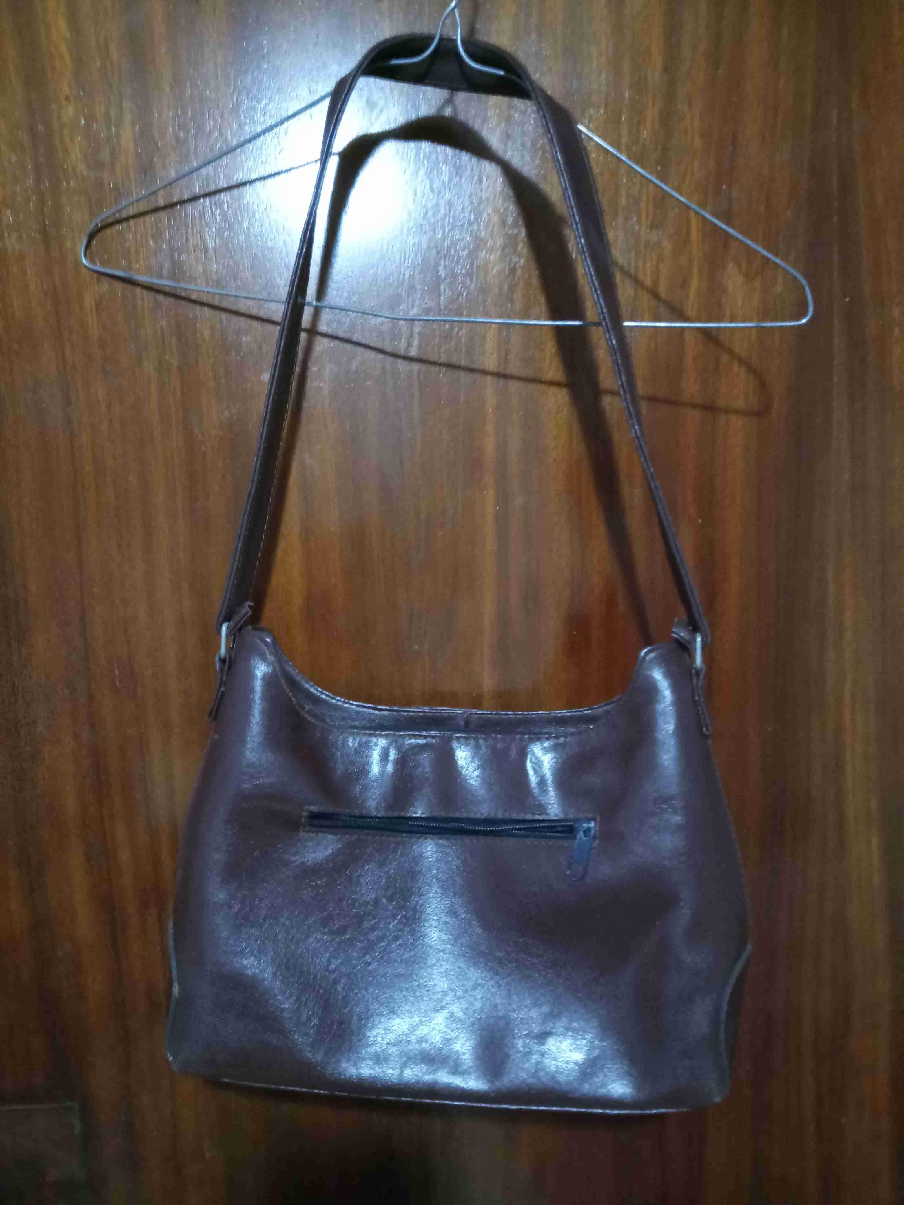 Cartera pequeña marrón, foto 3 de 4