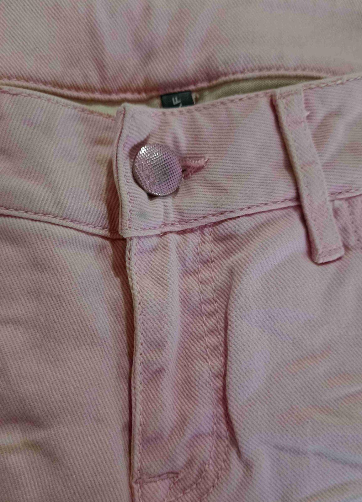 Pantalón rosado de mujer, foto 2 de 4