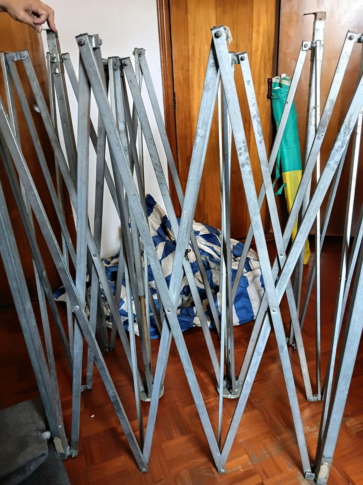 Toldo plegable de estructura metálica, foto 2 de 5