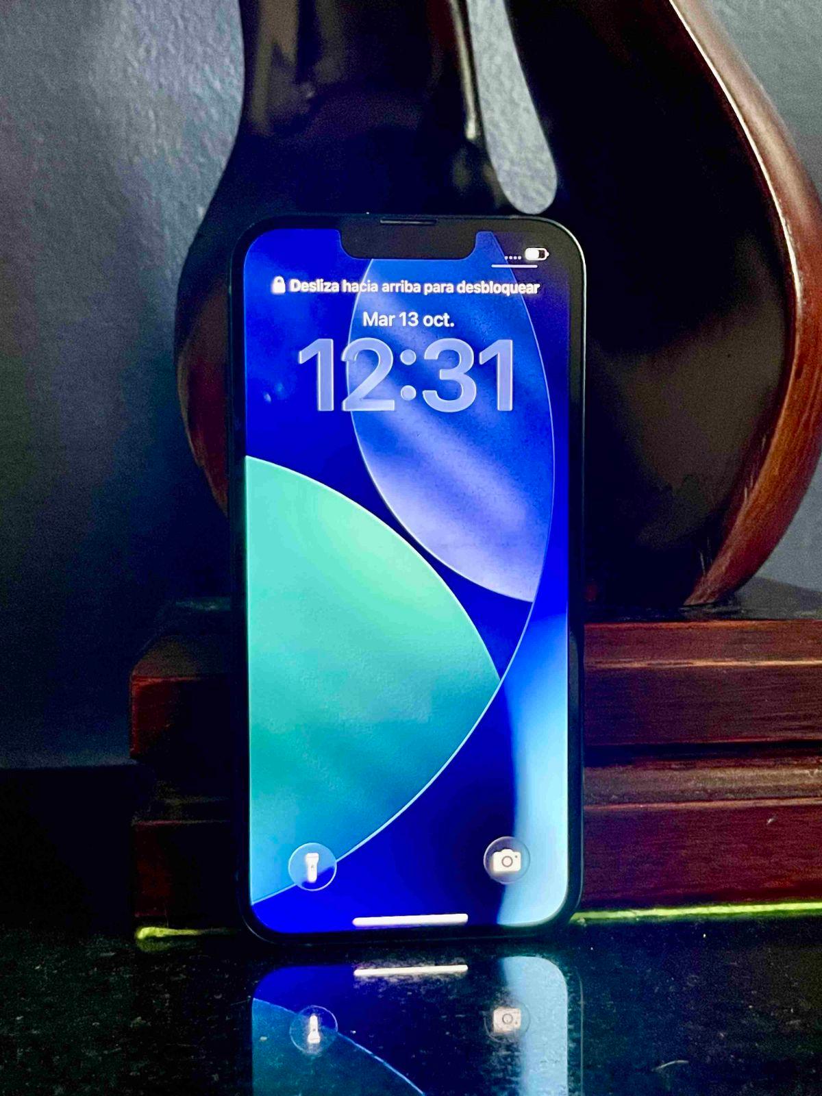 iPhone 13 128GB | Bateria al 81%, foto 2 de 5