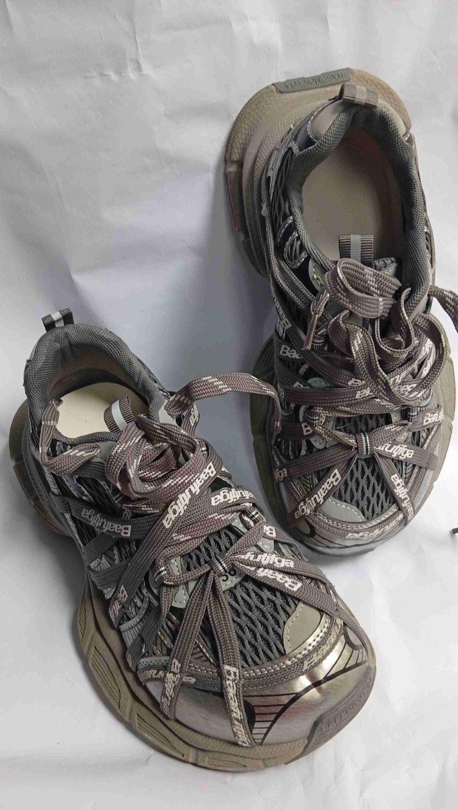 Zapatos Deportivos, foto 2 de 5