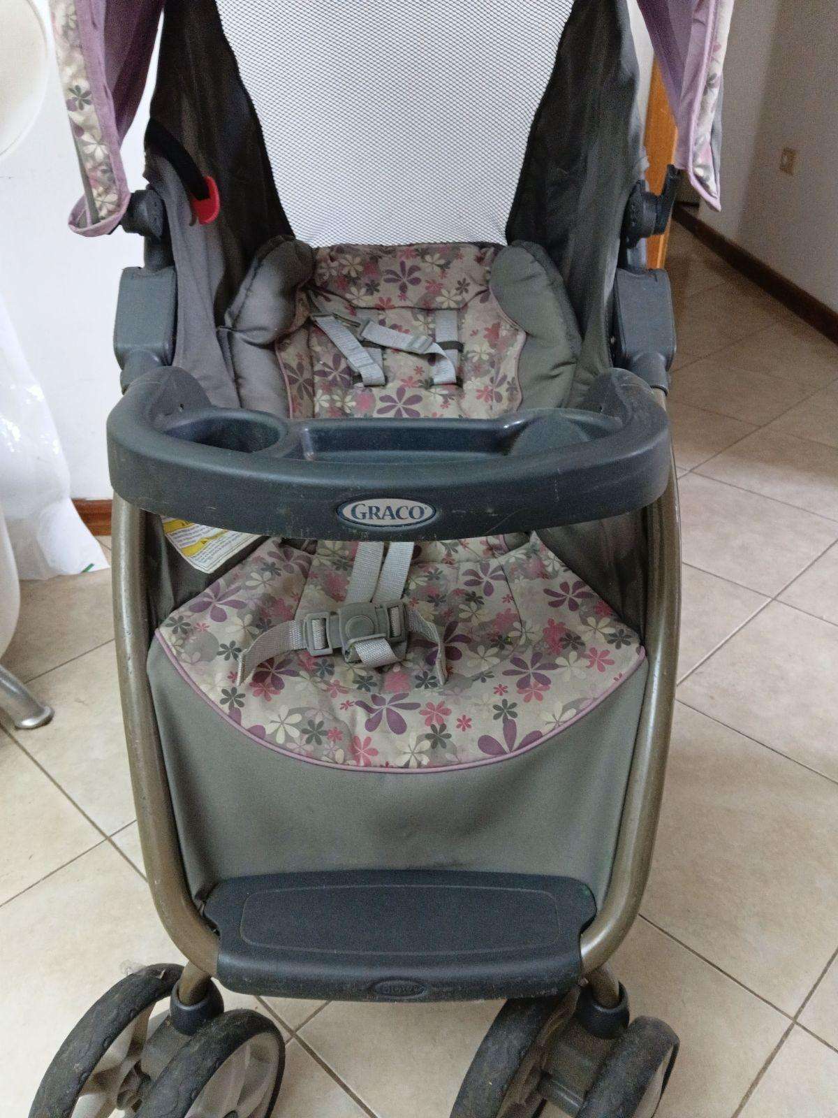 Coche de paseo Graco con estampado floral y capota, foto 5 de 5
