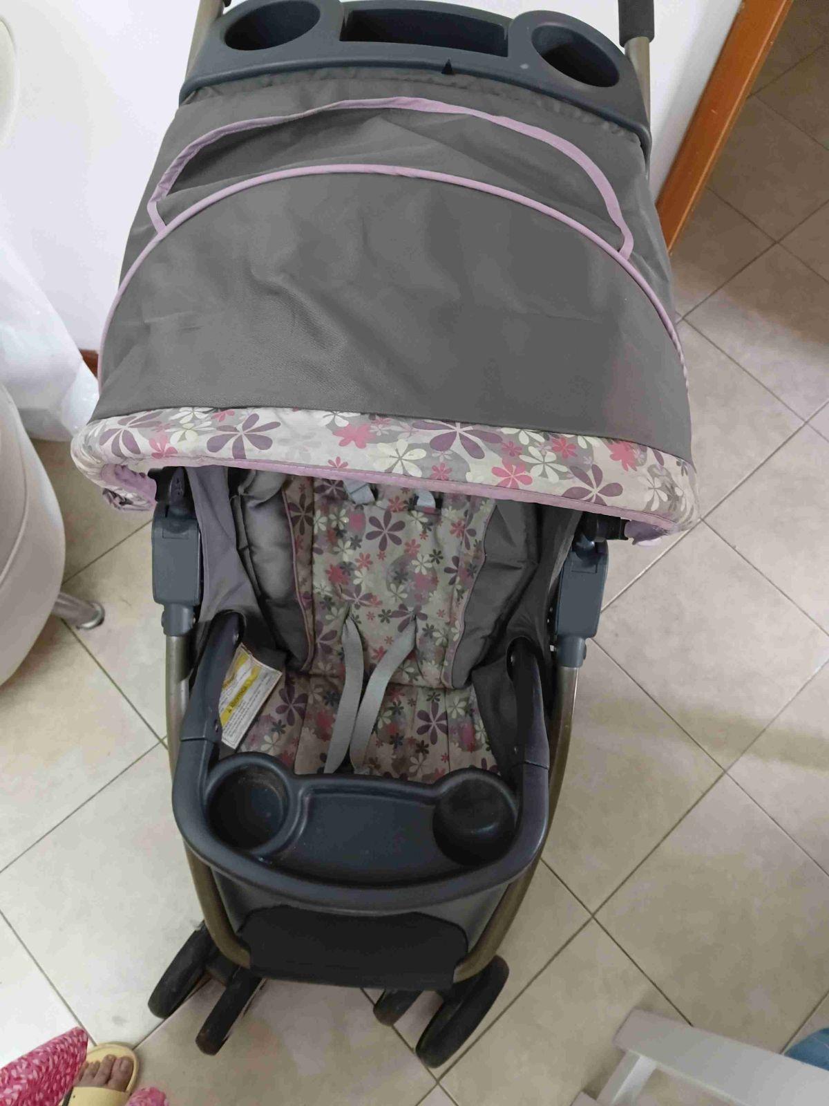 Coche de paseo Graco gris con estampado floral, foto 4 de 4