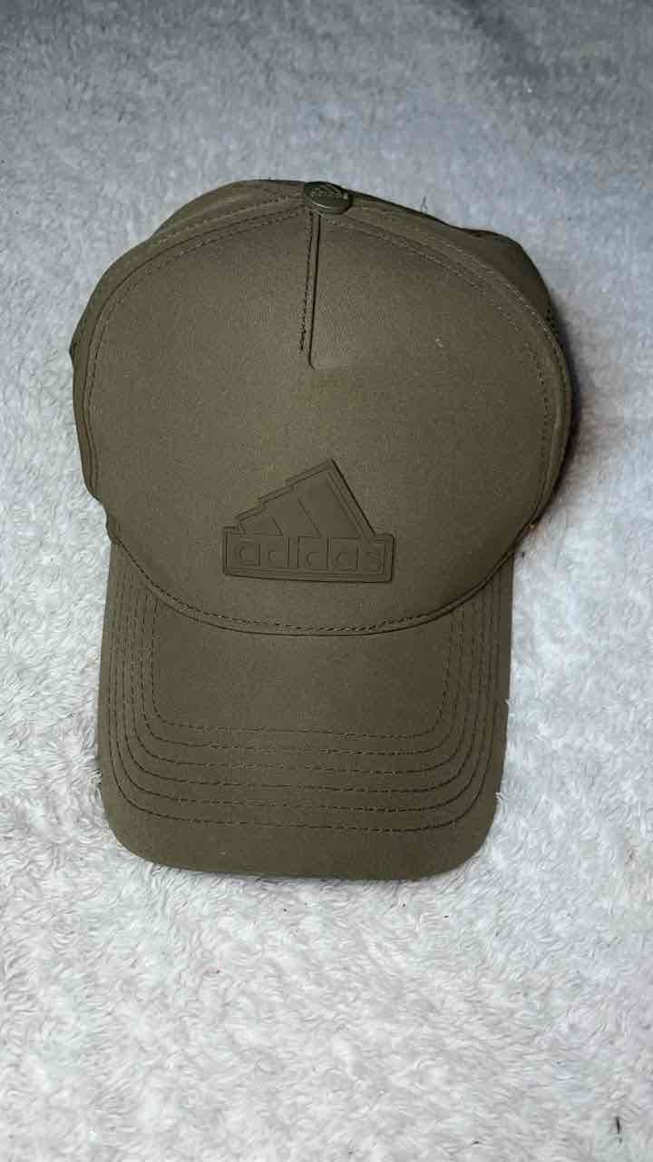 Gorra Adidas verde militar, foto 2 de 2