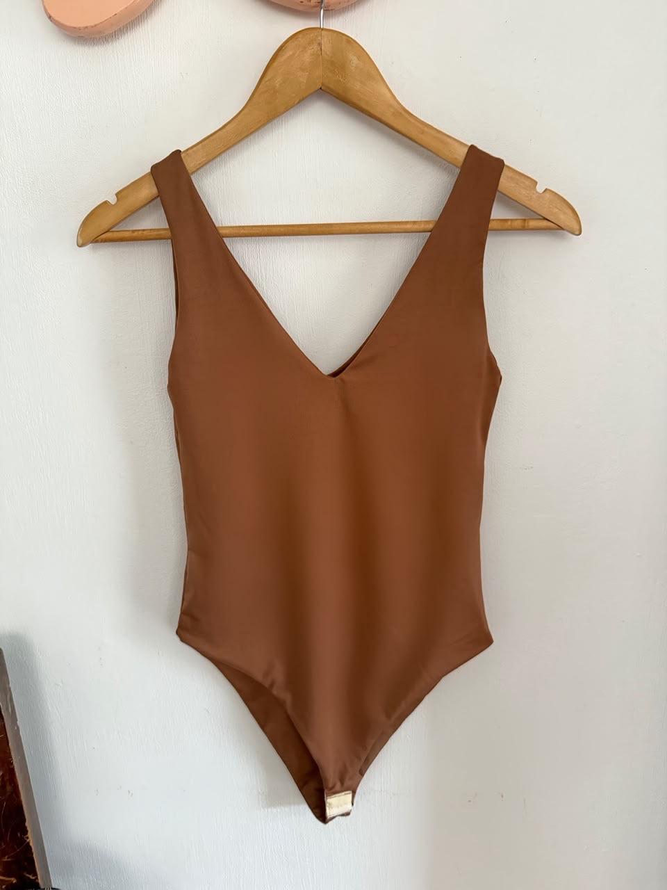 Body marrón escote en V, foto 1 de 1