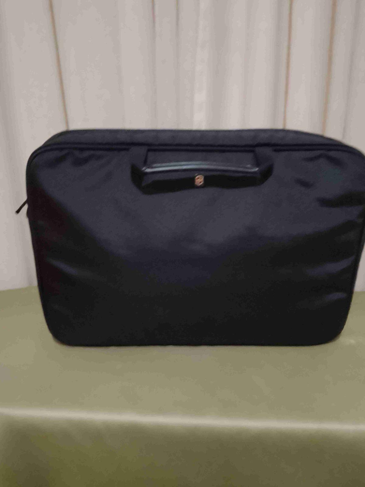 Bolso maletín negro para laptop Victorinox, foto 2 de 5
