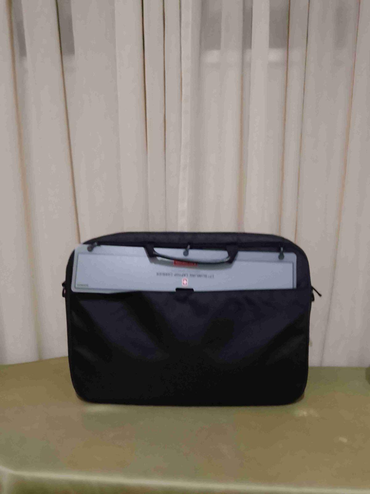 Bolso maletín negro para laptop Victorinox, foto 4 de 5