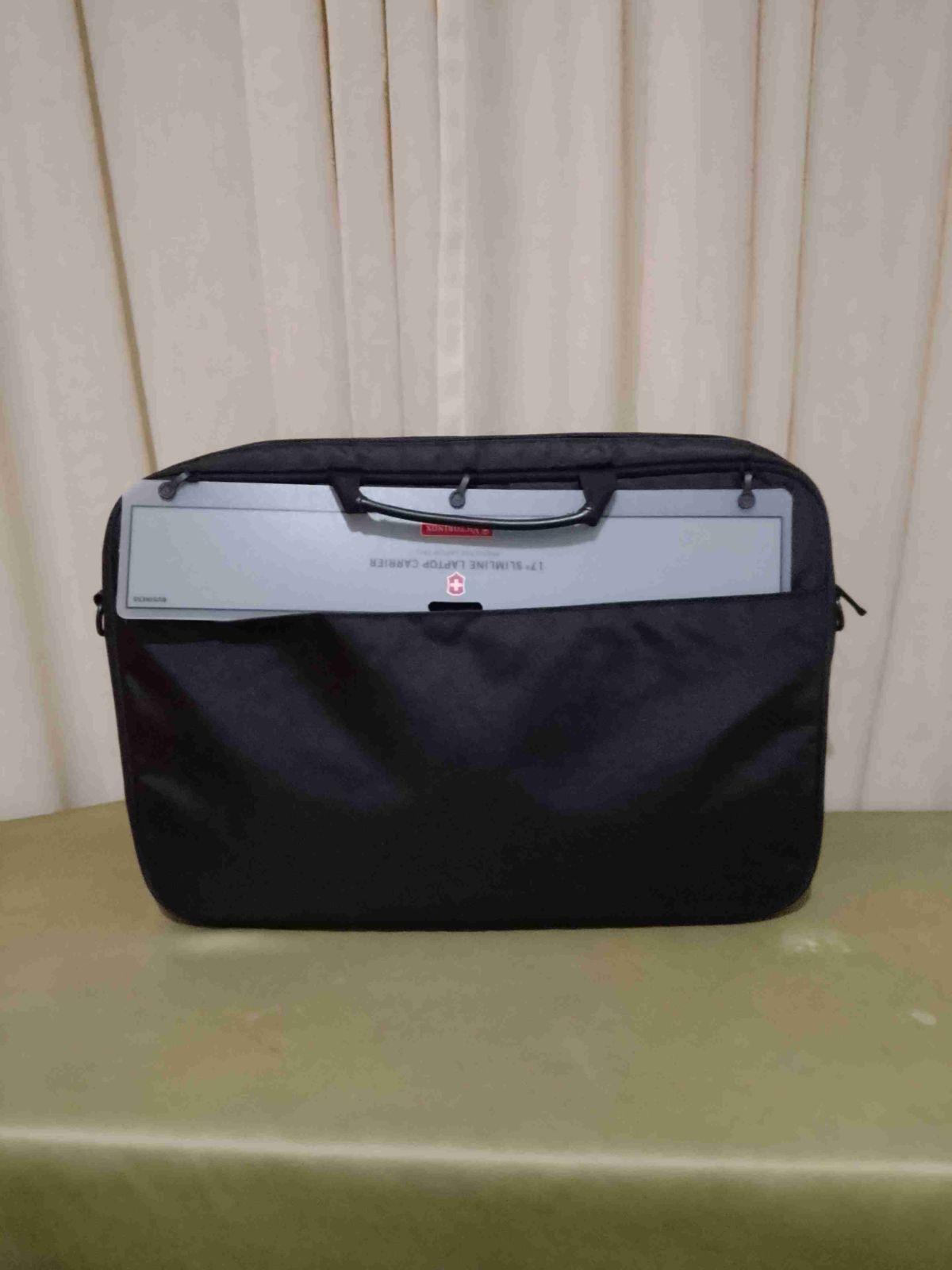 Bolso maletín negro para laptop Victorinox, foto 3 de 5