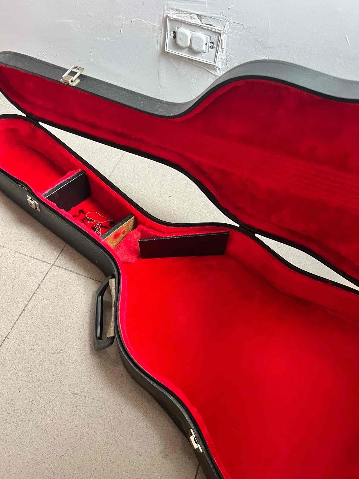 Guitarra clásica con estuche duro, foto 4 de 4