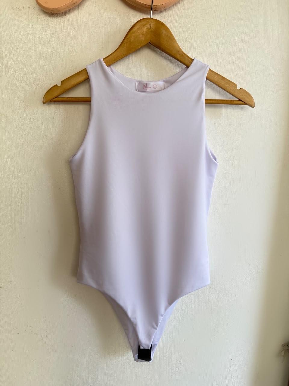 Body blanco de mujer sin mangas, foto 1 de 1