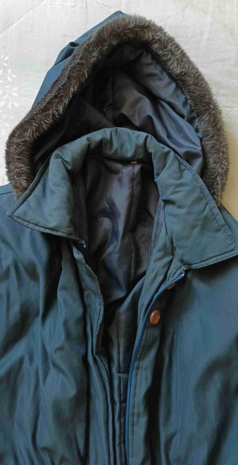 Chaqueta impermeable azul oscuro con capucha, unisex, foto 2 de 3