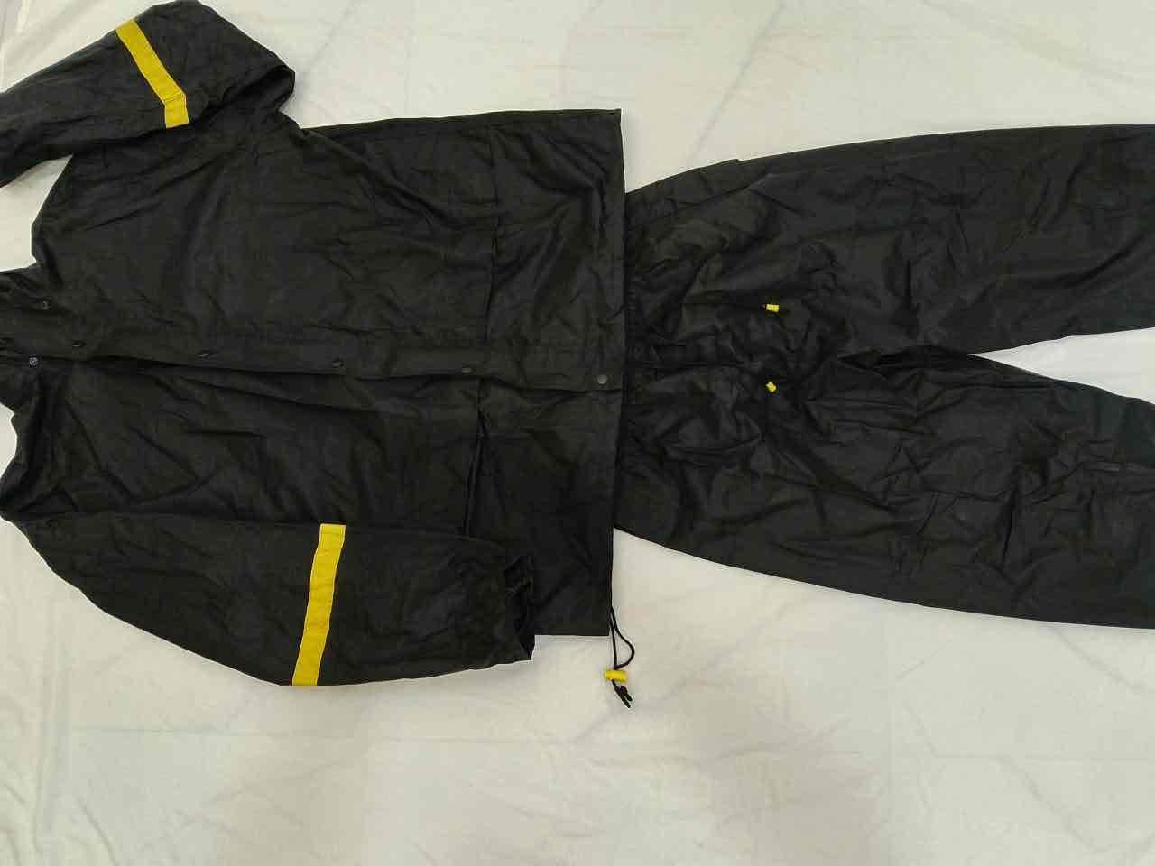 Traje impermeable negro con detalles amarillos CLC, foto 5 de 6