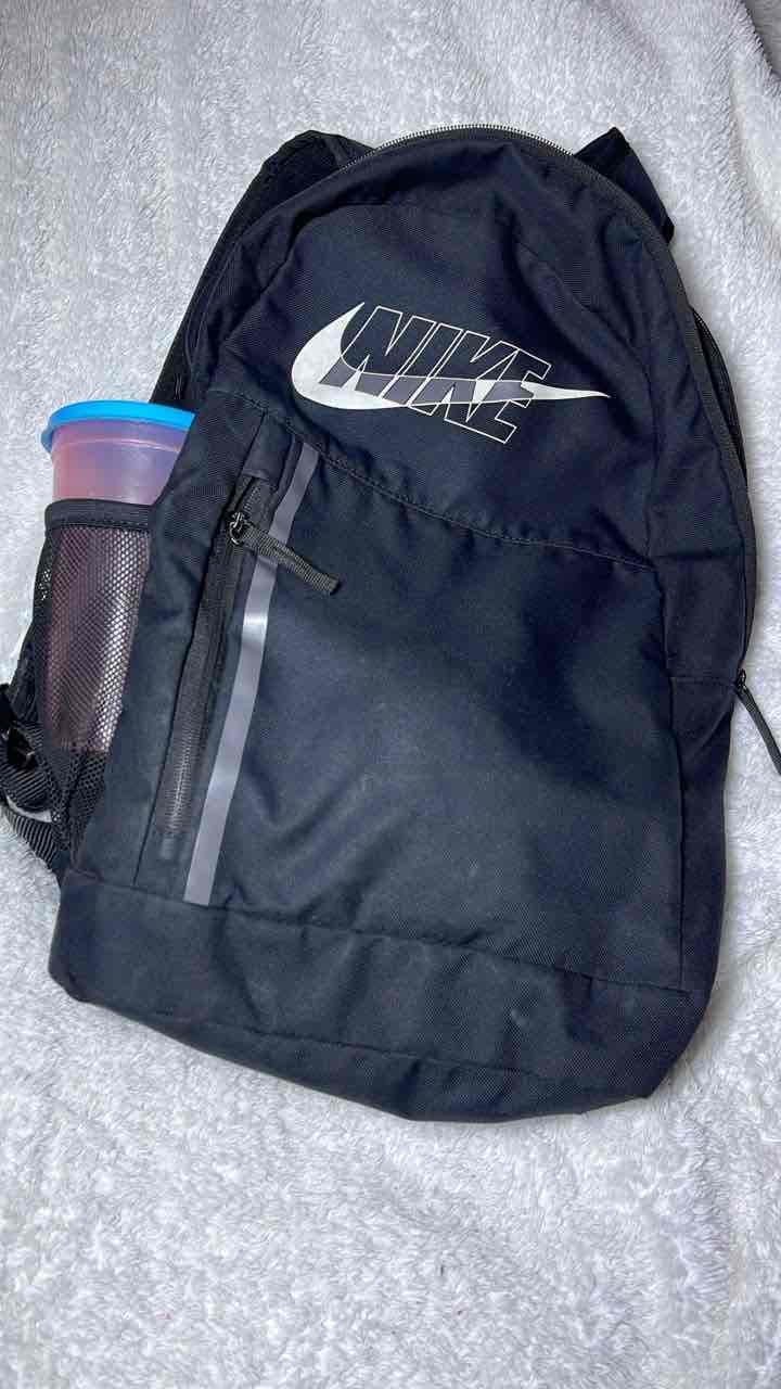 Bolso morral negro Nike, foto 1 de 1