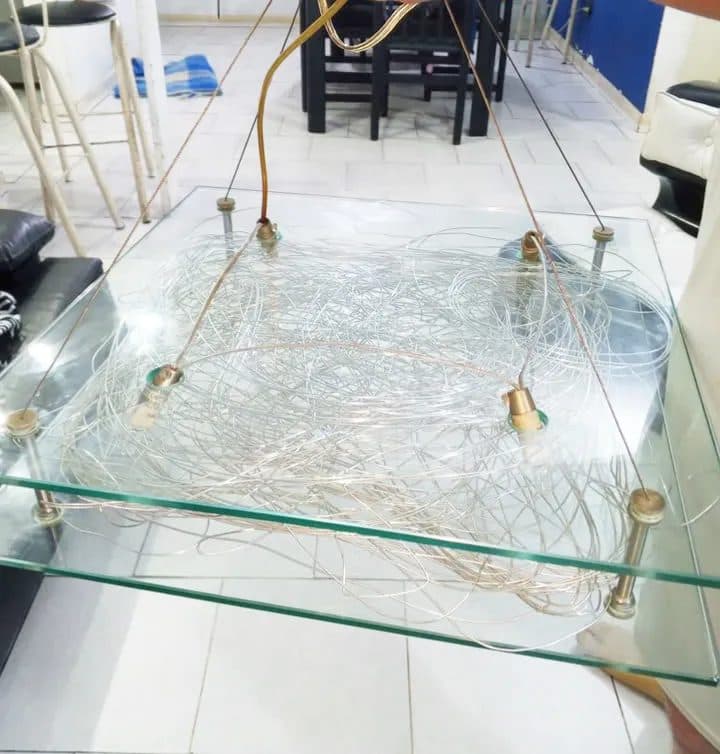 Lámpara Colgante de Vidrio Templado y Nido de Aluminio., foto 2 de 5