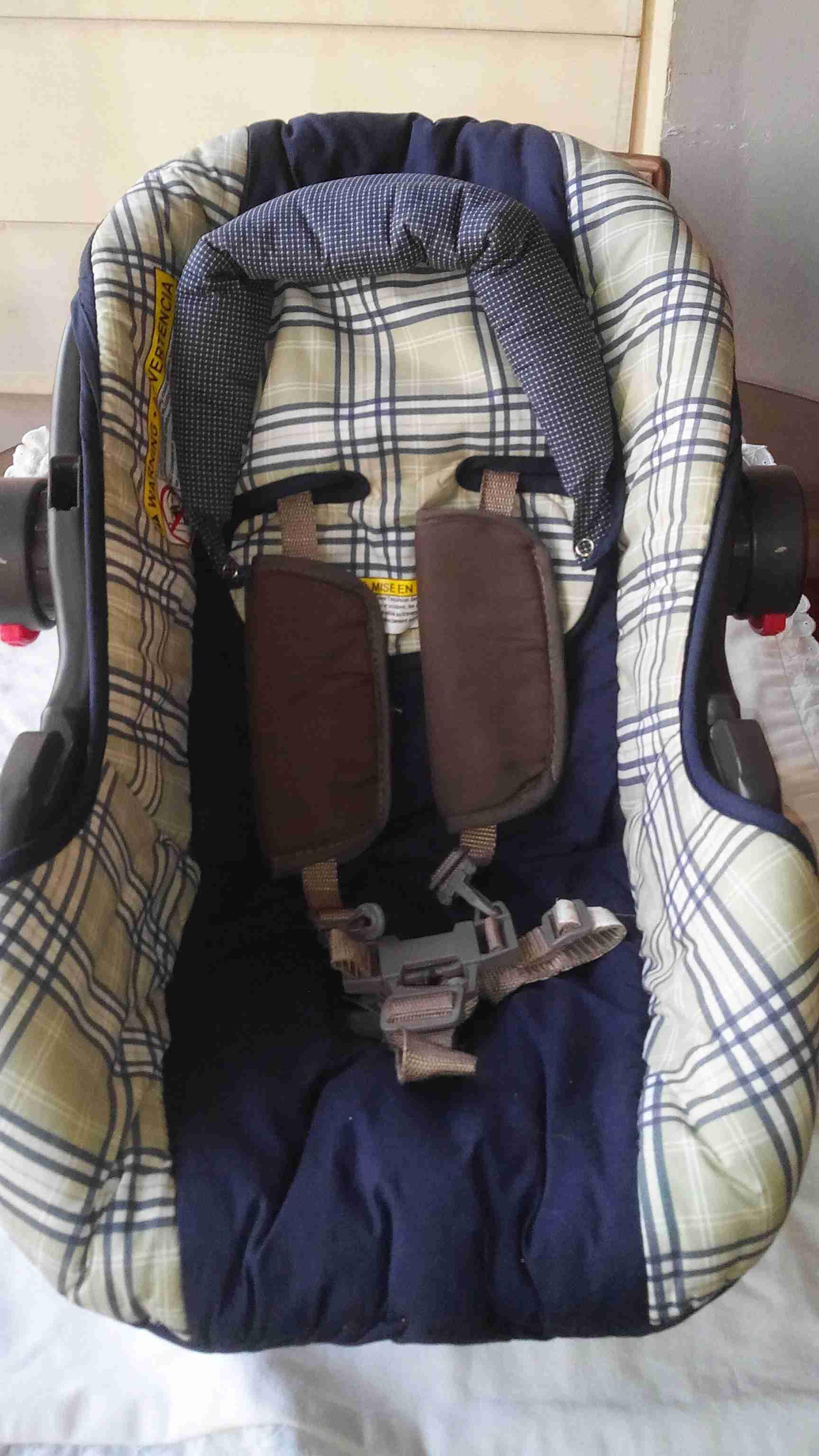 Silla porta bebe para carro, foto 2 de 3