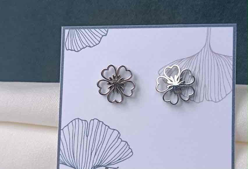 Zarcillos en forma de flor, foto 1 de 1