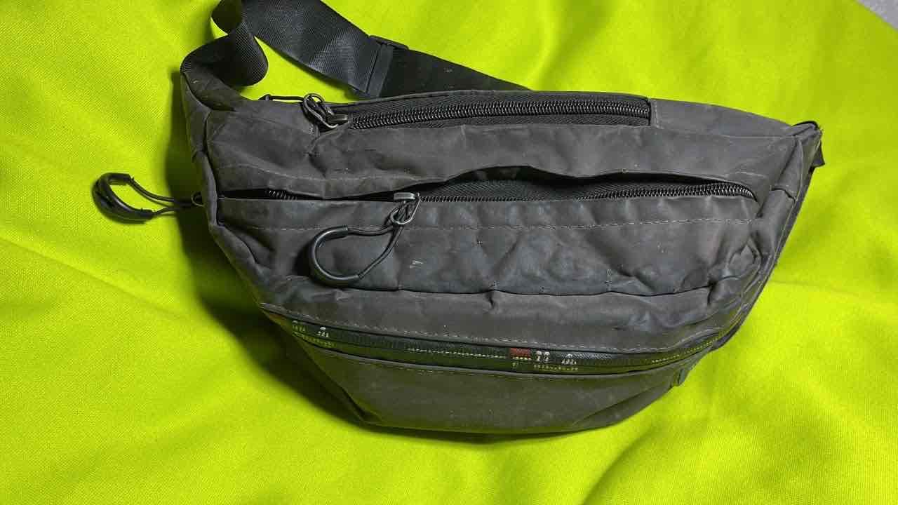 Bolso morral cruzado negro, foto 1 de 2