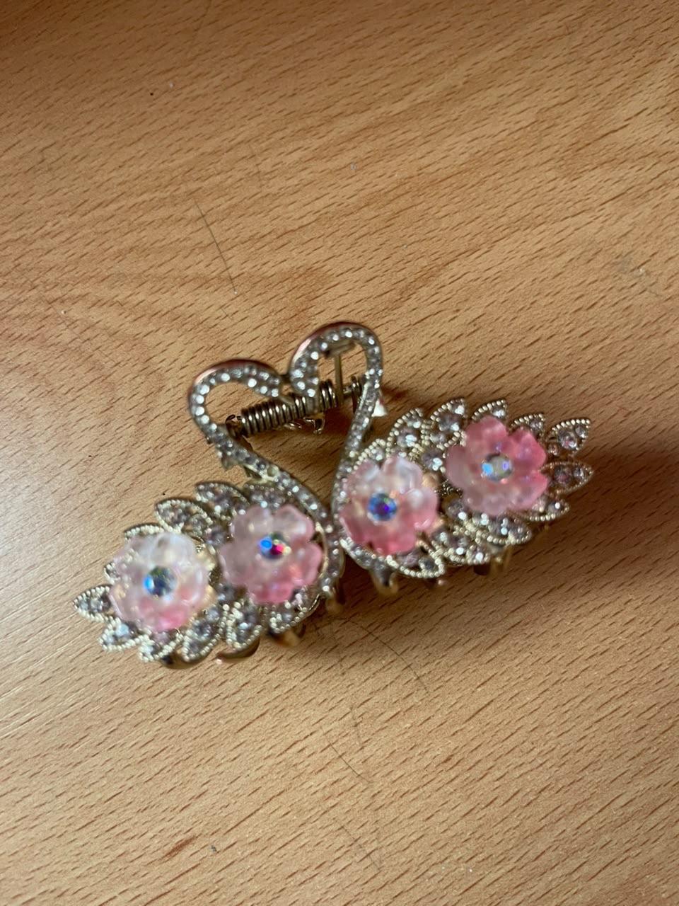 Gancho para cabello con diseño de flores y piedras, foto 1 de 1