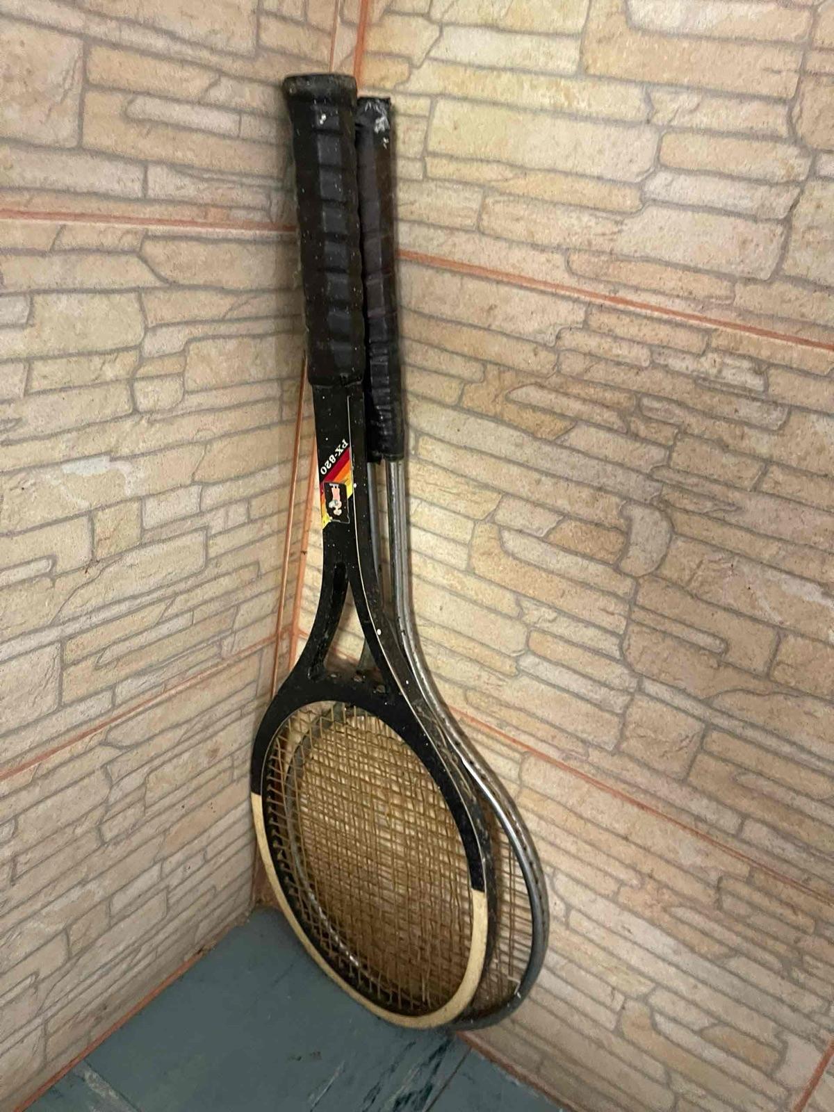 Raquetas de Tenis Negras con Cuerdas, foto 1 de 2