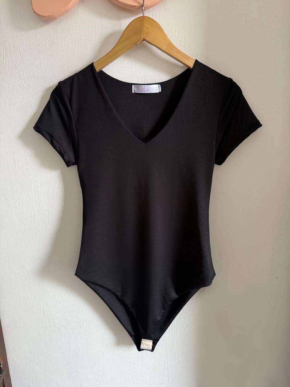 Body negro de manga corta, foto 1 de 1
