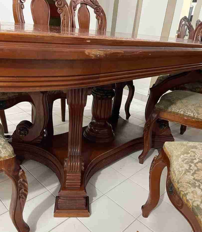 Juego de comedor de madera con sillas, foto 2 de 3