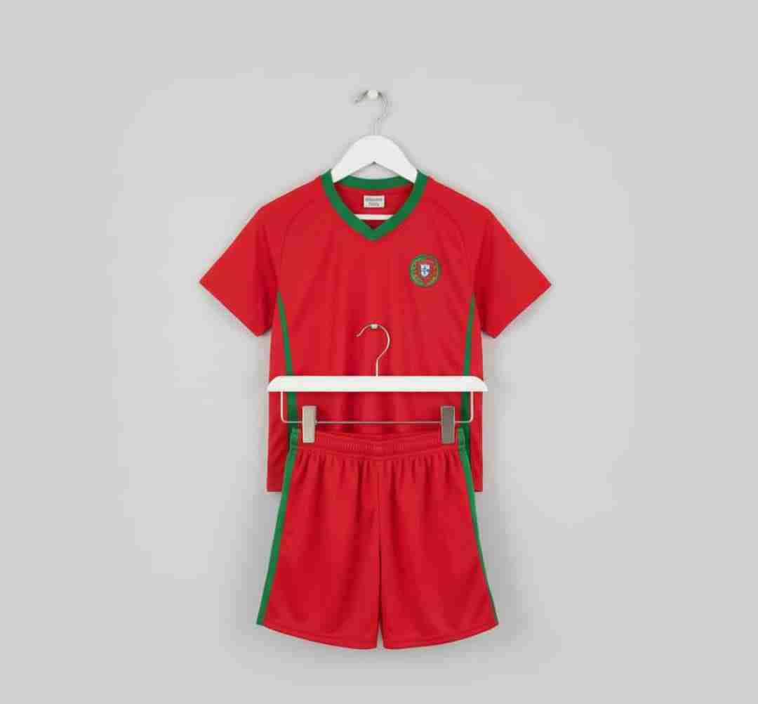 Conjunto deportivo de fútbol, foto 2 de 3