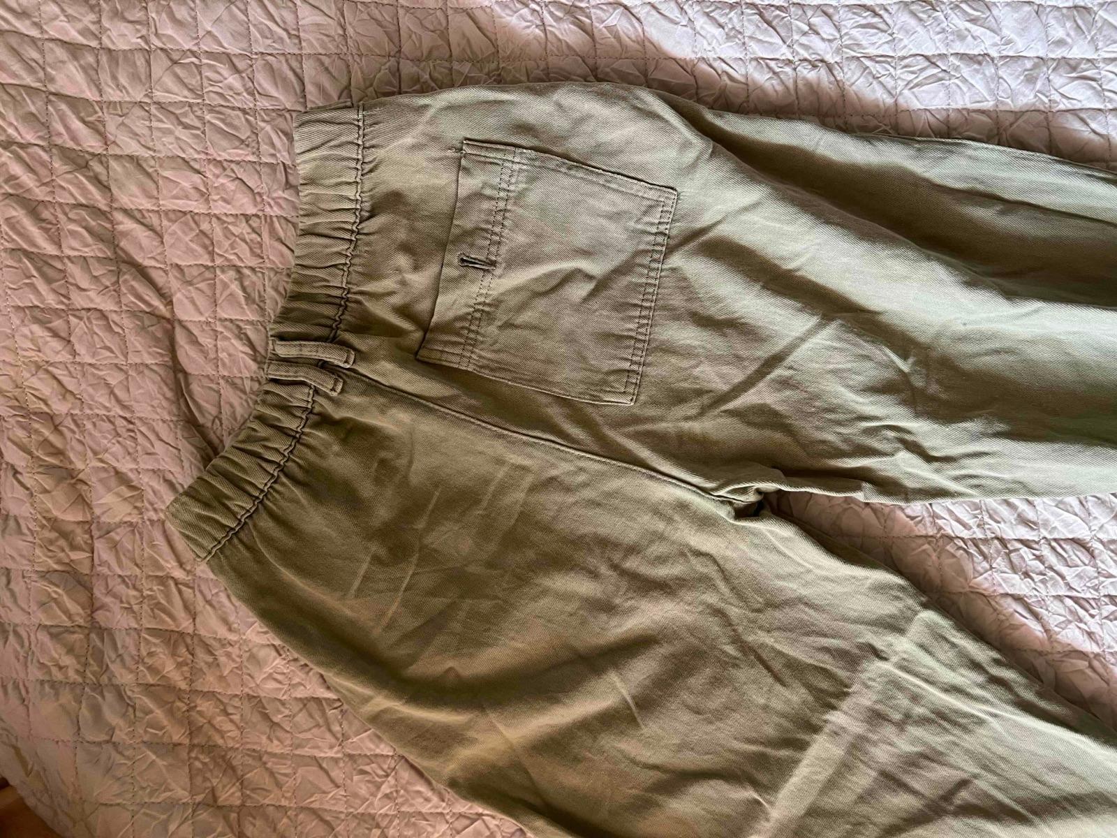 Pantalón Verde de Mujer con Botones, foto 3 de 3